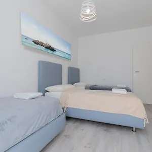 https://resort-wave-island-luxury-a-jesolo-piscina-park-e-biciclette.hotelinveneto.com