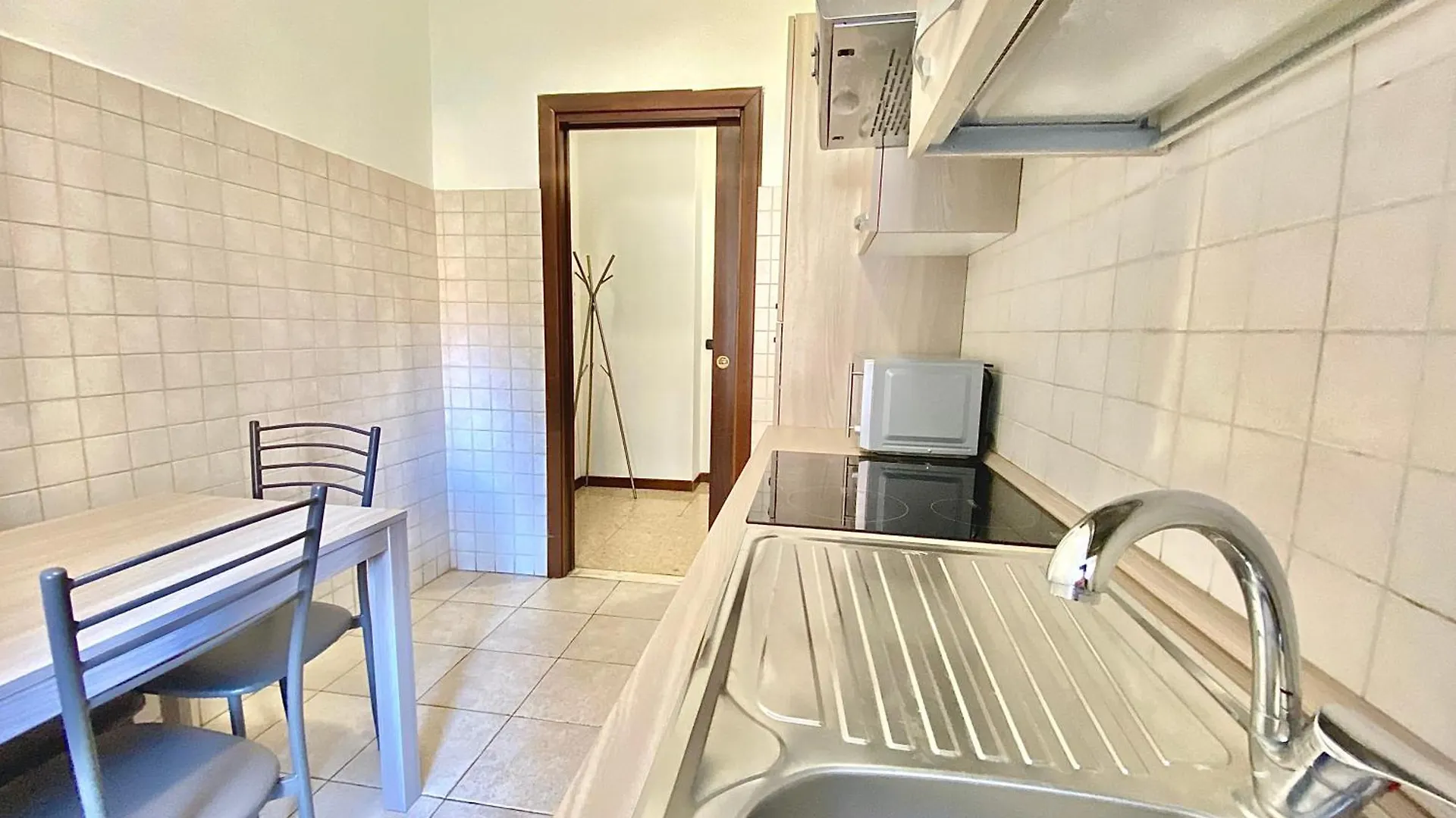 Famagosta Home, Navigli Style, Accanto A Metropolitana M2 Verde, Confortevole E Spazioso Per Gruppi O Famiglie Milan Apartment