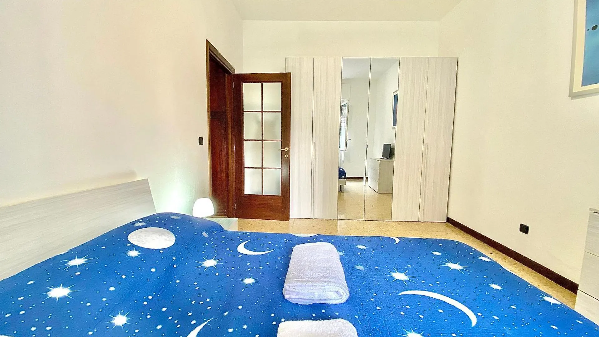Famagosta Home, Navigli Style, Accanto A Metropolitana M2 Verde, Confortevole E Spazioso Per Gruppi O Famiglie Milan
