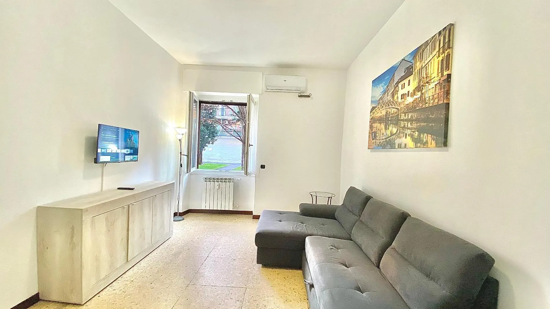 Famagosta Home, Navigli Style, Accanto A Metropolitana M2 Verde, Confortevole E Spazioso Per Gruppi O Famiglie contacts