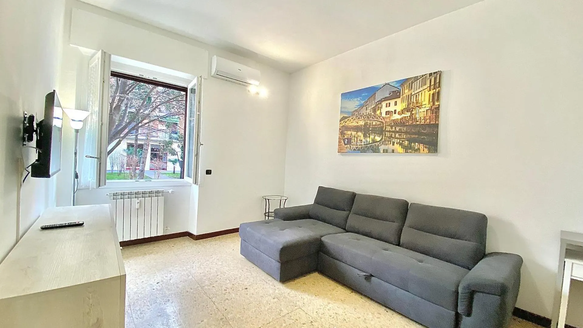 Apartment Famagosta Home, Navigli Style, Accanto A Metropolitana M2 Verde, Confortevole E Spazioso Per Gruppi O Famiglie Milan Italy