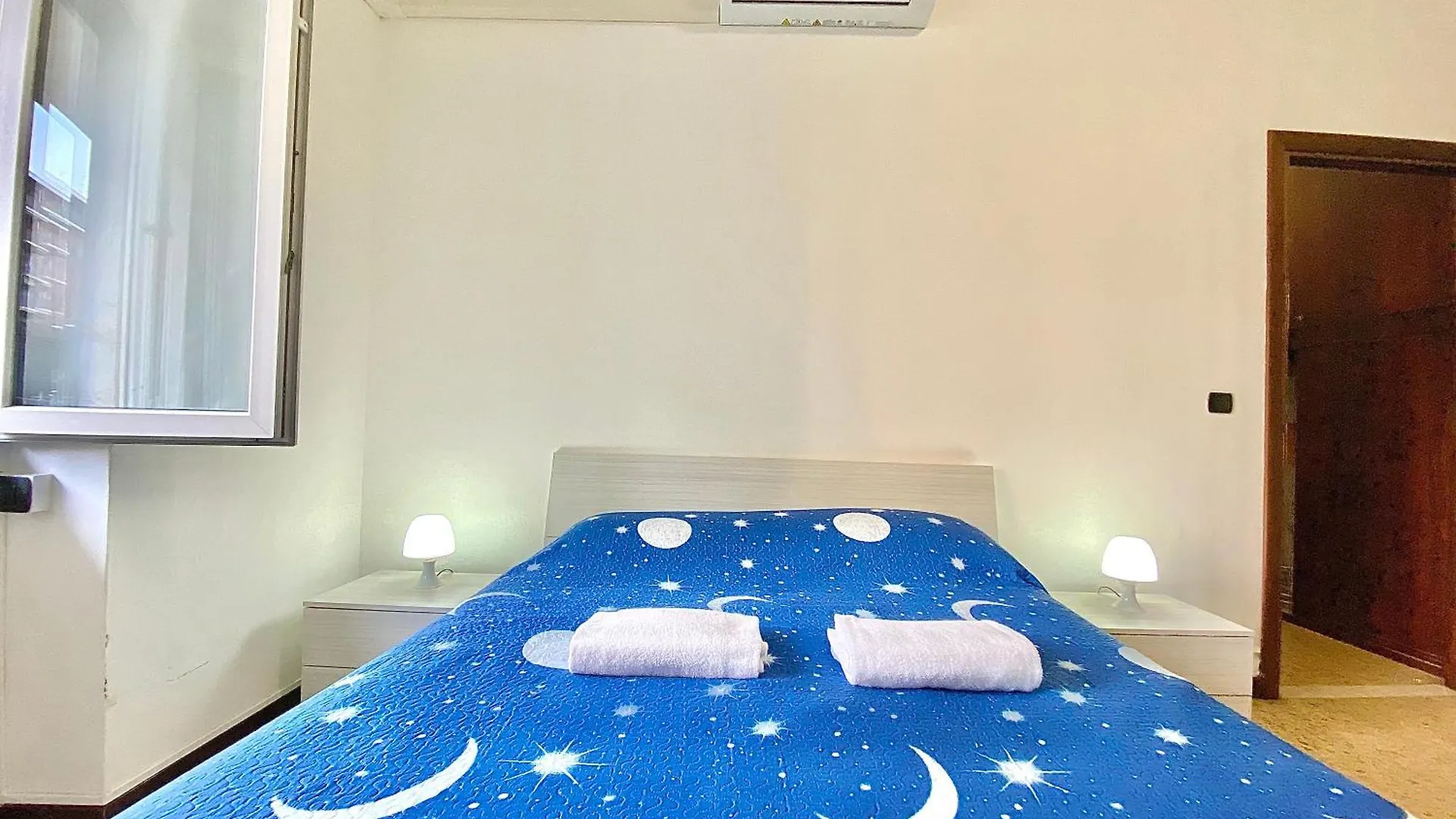 Famagosta Home, Navigli Style, Accanto A Metropolitana M2 Verde, Confortevole E Spazioso Per Gruppi O Famiglie Milan 0*,