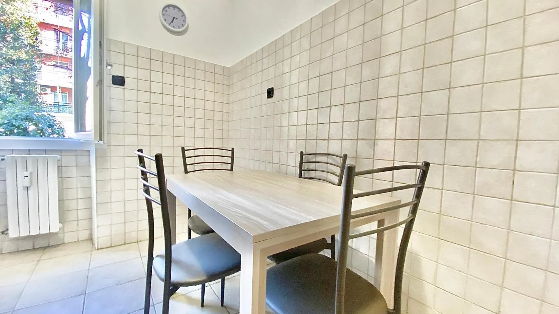 Famagosta Home, Navigli Style, Accanto A Metropolitana M2 Verde, Confortevole E Spazioso Per Gruppi O Famiglie Milan Italy