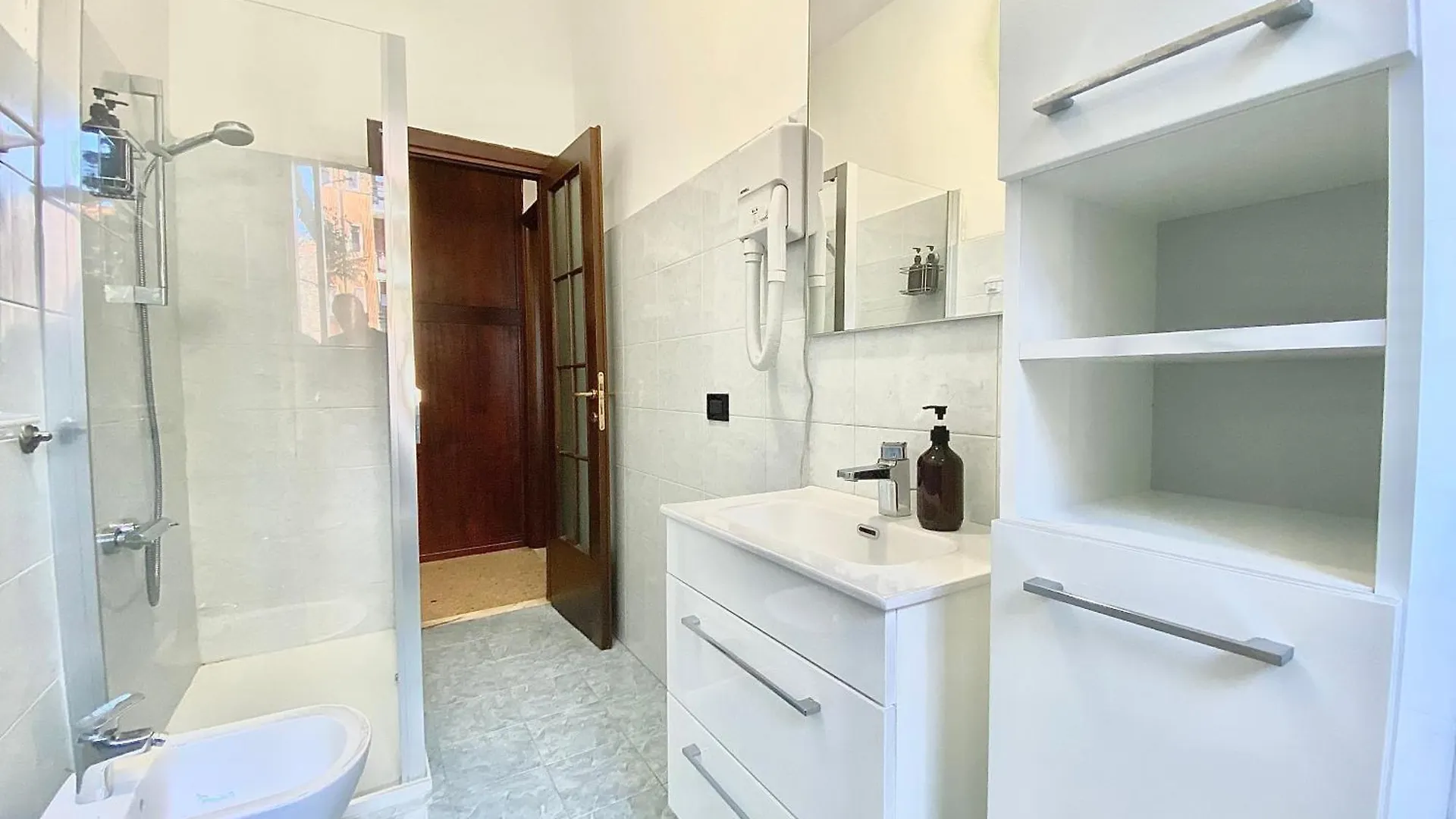 Famagosta Home, Navigli Style, Accanto A Metropolitana M2 Verde, Confortevole E Spazioso Per Gruppi O Famiglie Milan