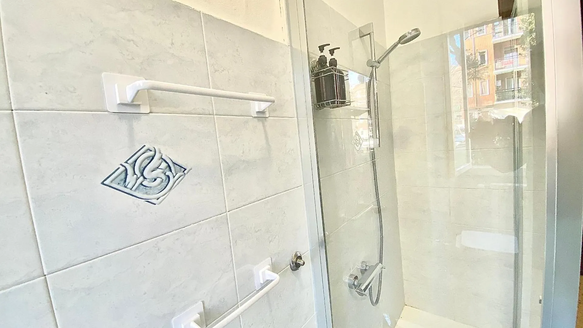 Apartment Famagosta Home, Navigli Style, Accanto A Metropolitana M2 Verde, Confortevole E Spazioso Per Gruppi O Famiglie Milan