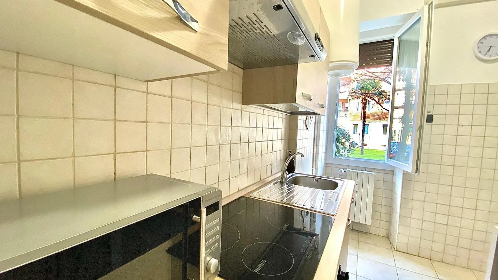 Apartment Famagosta Home, Navigli Style, Accanto A Metropolitana M2 Verde, Confortevole E Spazioso Per Gruppi O Famiglie Milan Italy